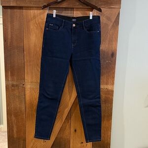 Chic Women's Dark Blue Skinny Jeans